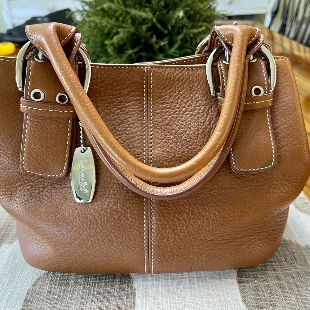TIGNANELLO, NWOT, STYLISH BROWN LEATHER TOTE WITH DOUBLE HANDLES. - Picture 4 of 9